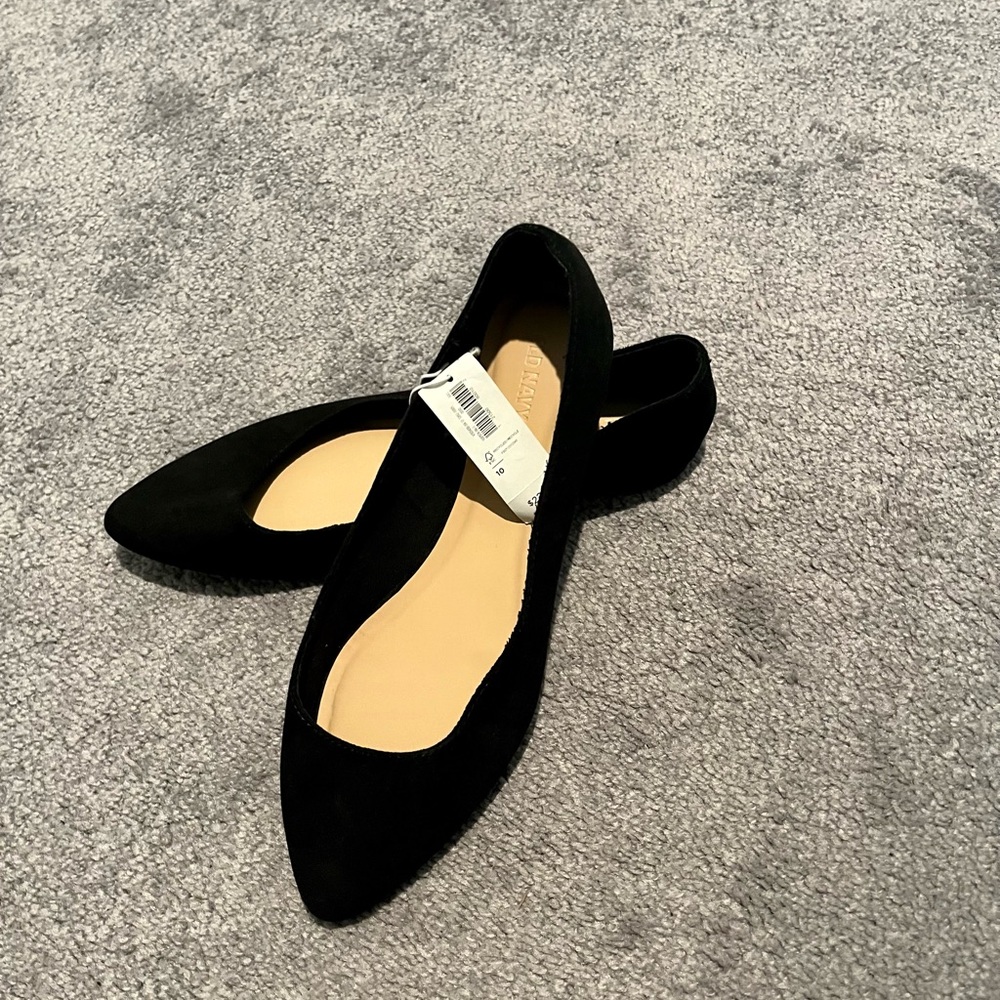 Old Navy Black Suede Pointy Toe Flat Women’s size 10